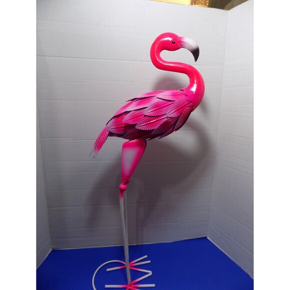 NEW Metal Flamingo Statue Figurine Home Decor Florida Souvenir - Picture 6 of 6